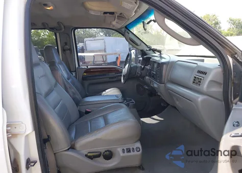 2004 Ford F350 Srw Super Duty z USA, uszkodzony, nr VIN 1FTSW31P84ED97132